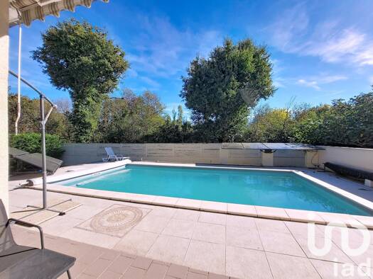 Maison à vendre 281 000 € 8 pièces 4 chambres 176 m² 780 m² de terrain Est Fleurance 32500