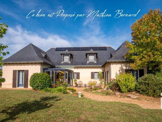 Maison à vendre 499 000 € 9 pièces 6 chambres 214 m² 2 750 m² de terrain Saint-Georges-sur-Loire 49170