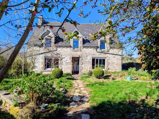 Maison à vendre 278 000 € 6 pièces 5 chambres 146 m² 11 908 m² de terrain Coray 29370