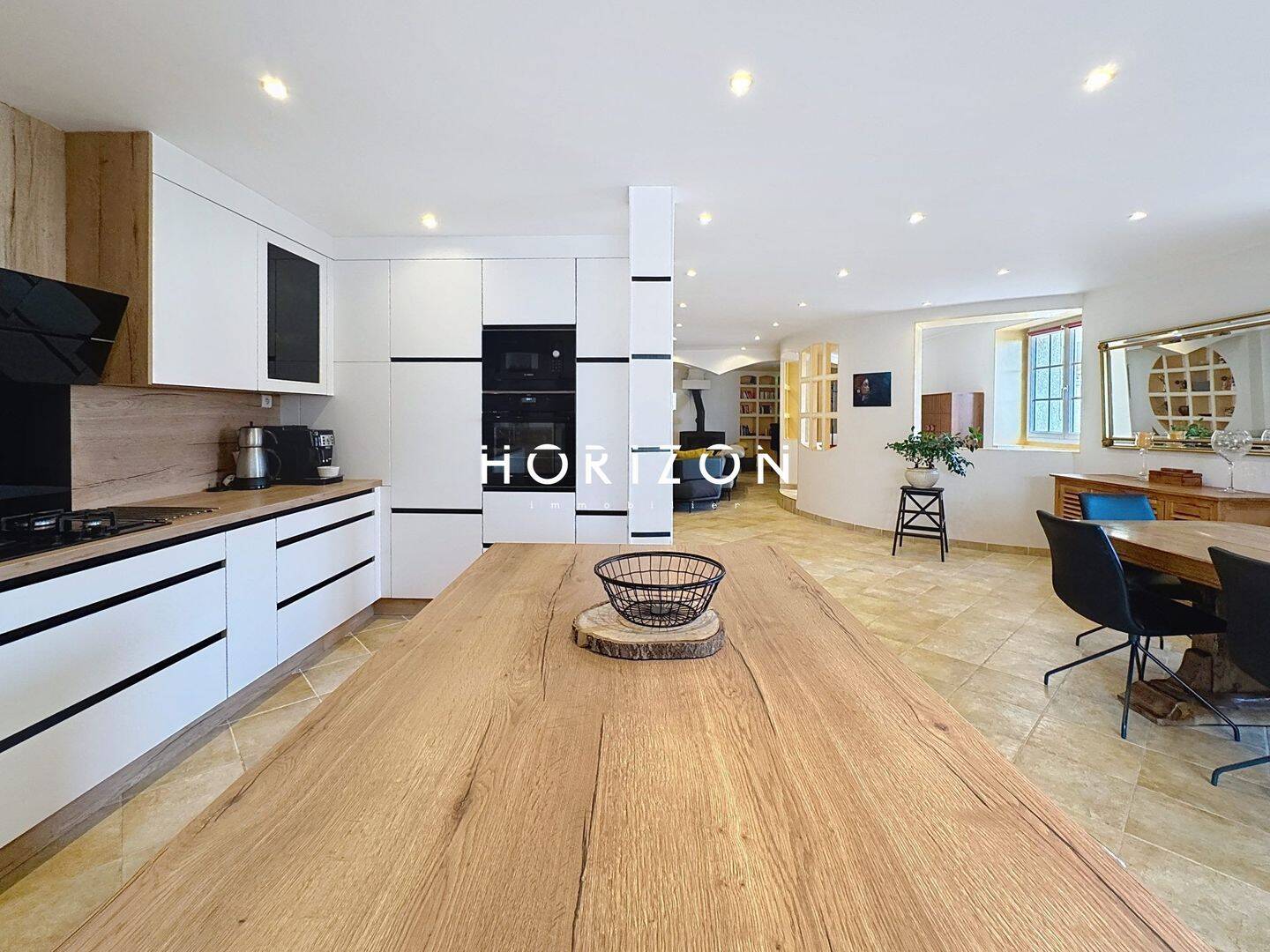 PEYZIEUX SUR SAONE : maison 201 m2, 4 CH, 1397 m2