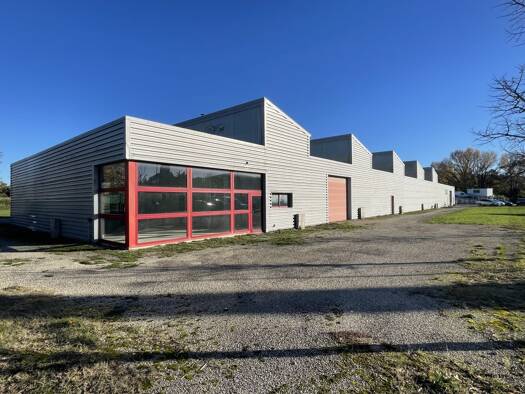 Local d'activités à vendre 790 000 € 1 400 m² d'espace de stockage Valaurie 26230