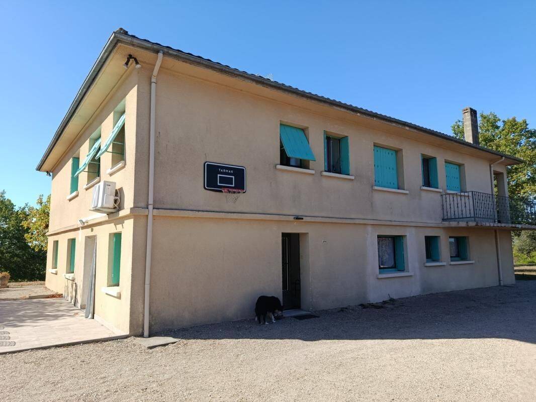 Maison 10 pièces 220 m² · à Bergerac · 220 m² · 250 000 €