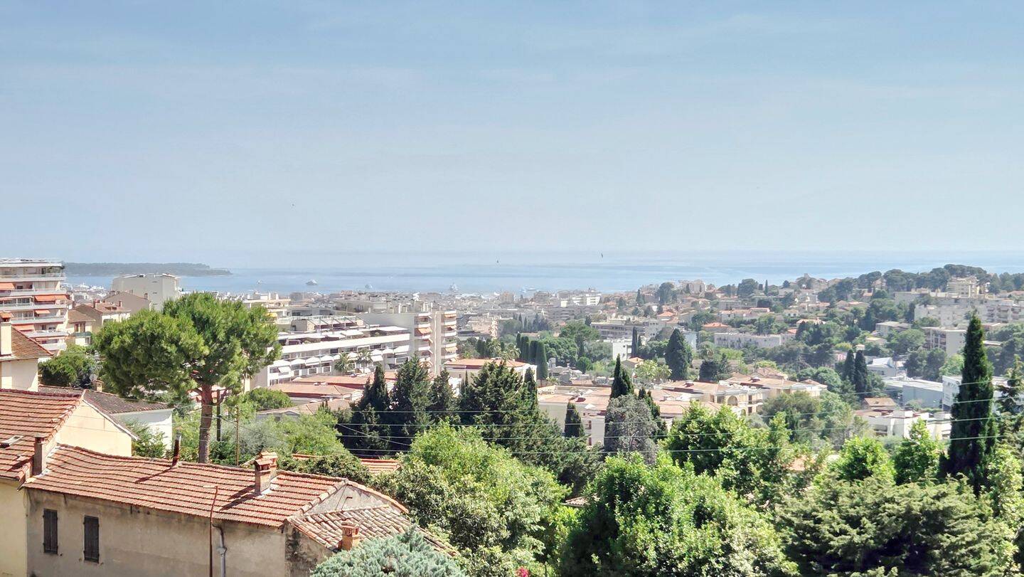 Appartement 3 pièces 77 m² · à Le Cannet · 76,7 m² · 1 200 €