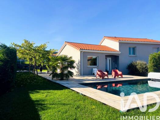 Maison à vendre 399 000 € 6 pièces 5 chambres 150 m² 932 m² de terrain Luriecq 42380