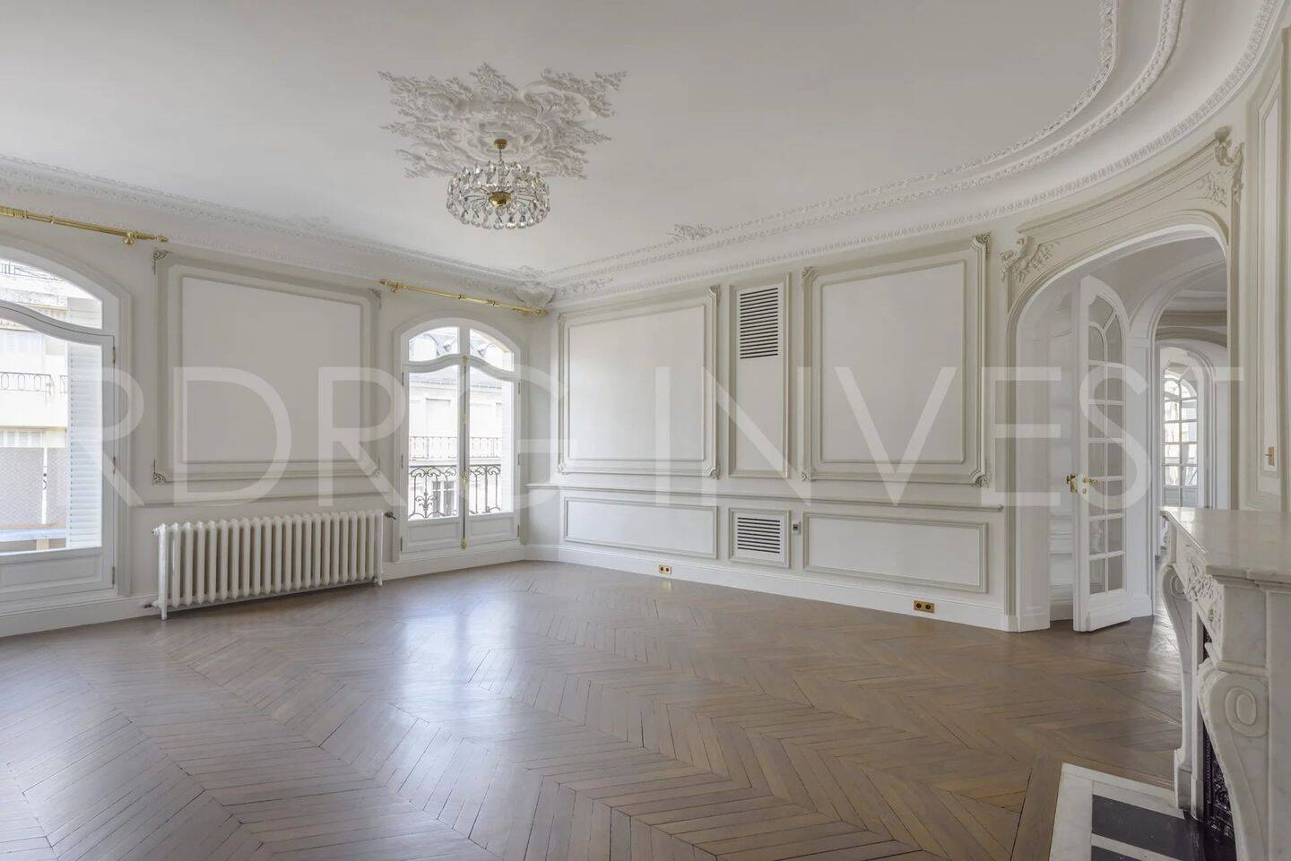 Appartement 8 pièces 322 m² · à Paris 16ème Arrondissement · 322 m² · 23 000 €/mois