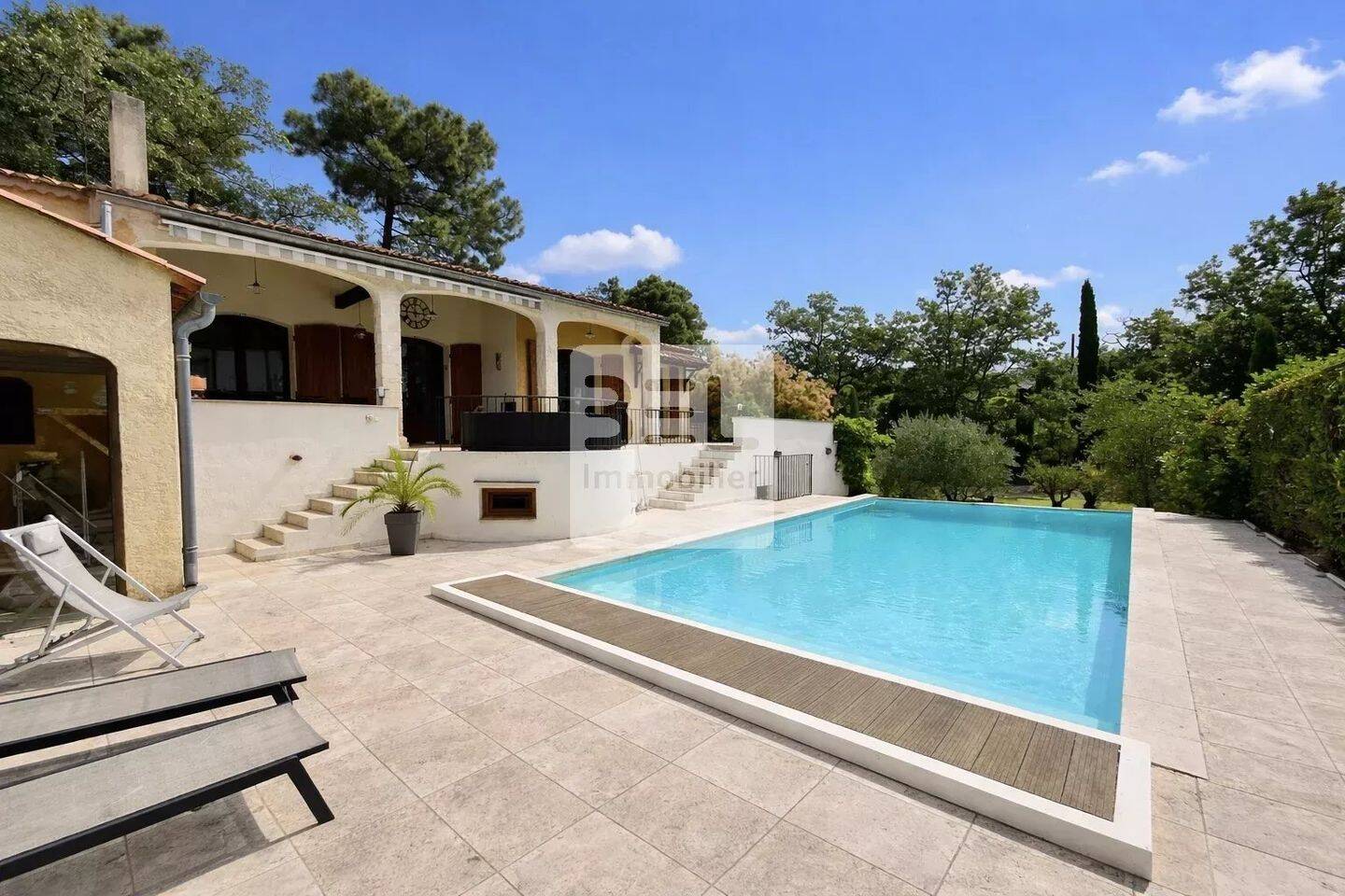 Maison 6 pièces 210 m² · à Saint-Michel-d'Euzet · 210 m² · 485 000 €
