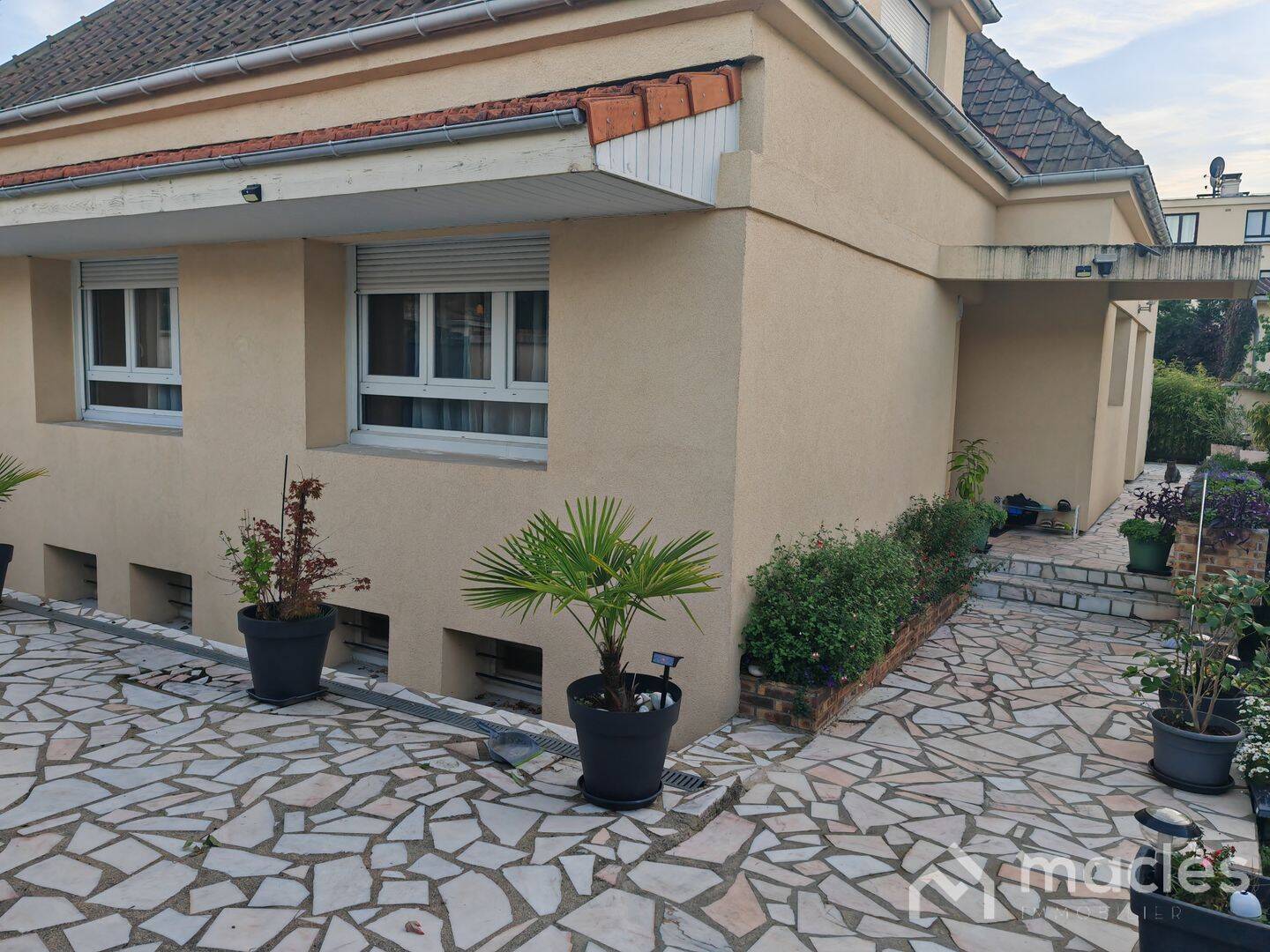 Maison 6 pièces 148 m² · à Garges-lès-Gonesse · 148 m² · 472 000 €