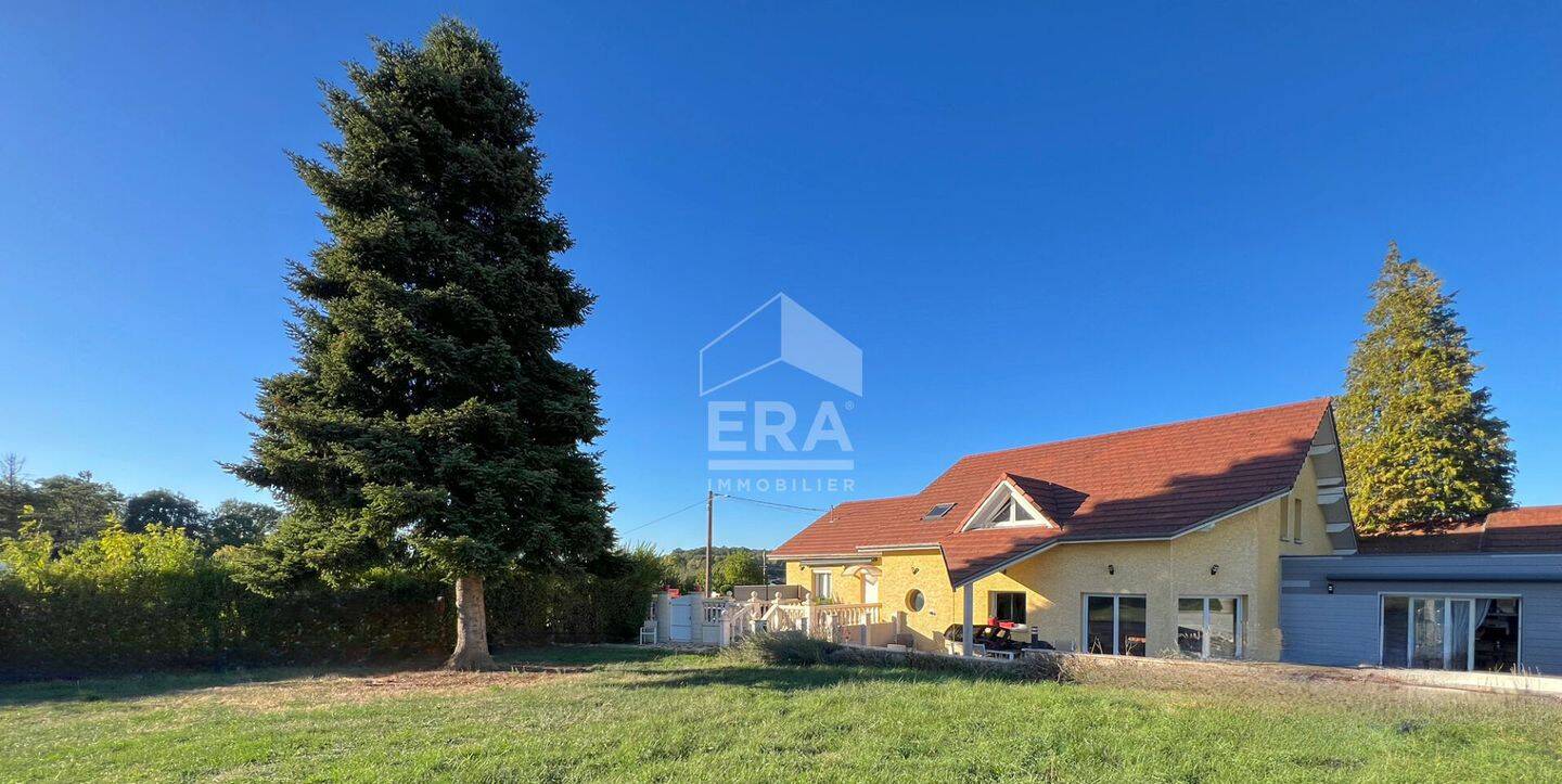 Maison 8 pièces 203 m² · à Montferrand-le-Château · 203 m² · 295 000 €