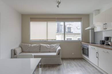 Appartement à louer 600 € 4 pièces 3 chambres 77 m² Sous le toit, Étage 3/3 Saint Jean Eudes-Saint Gilles Caen 14000