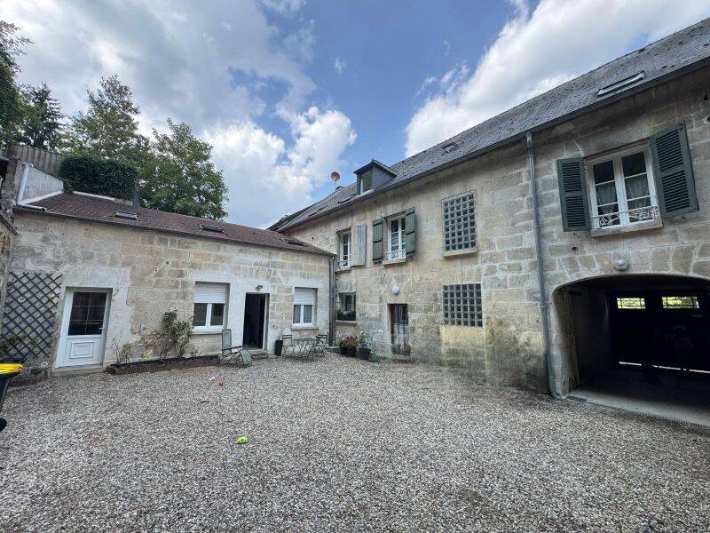 Maison 23 pièces 444 m² · à Pierrefonds · 444 m² · 1 100 000 €