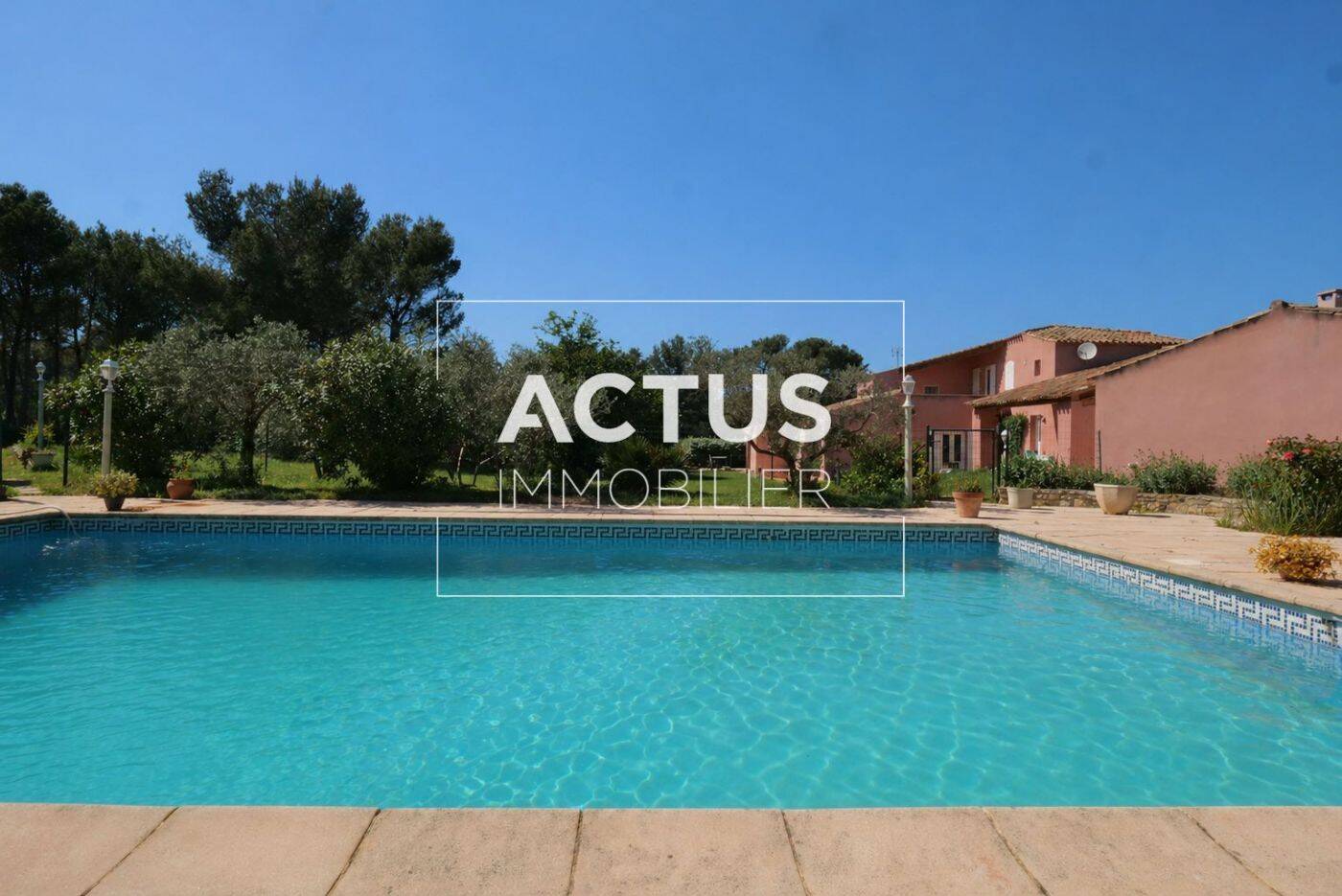 Maison 8 pièces 235 m² · à Lambesc · 235 m² · 850 000 €