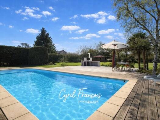 Maison à vendre 649 000 € 8 pièces 5 chambres 210 m² 2 105 m² de terrain Quincieux 69650