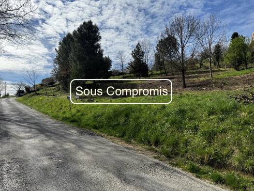 Terrain constructible à vendre 80 000 € 1 633 m² de terrain Vals-les-Bains 07600