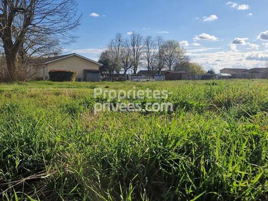 Terrain constructible à vendre 51 000 € 500 m² de terrain Laruscade 33620