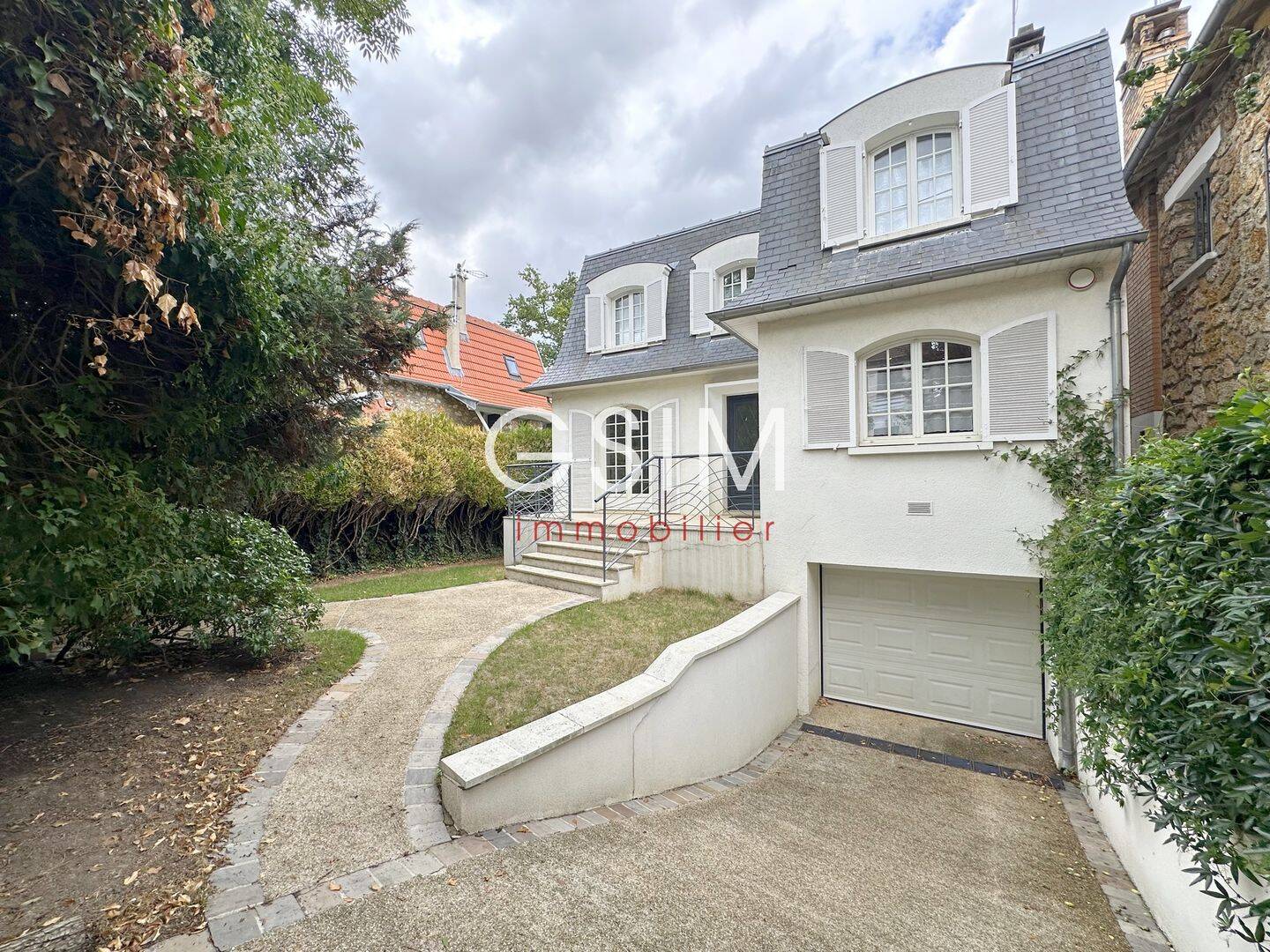 Maison 8 pièces 165 m² · à La Celle St Cloud · 165 m² · 3 950 €/mois