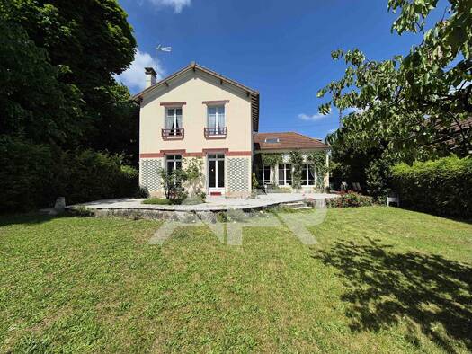 Maison à vendre 1 278 225 € 8 pièces 6 chambres 192 m² 913 m² de terrain Parc-Pièce d'Eau Chatou 78400