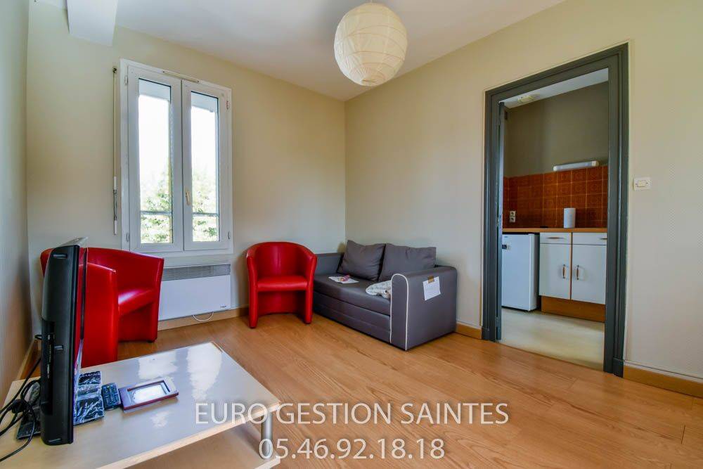 Appartement 2 pièces 32 m² · à Saintes · 32,4 m² · 480 €