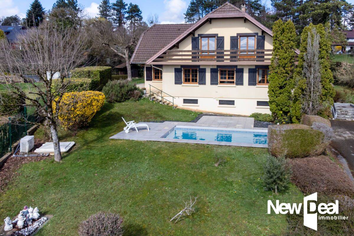 Maison 7 pièces 230 m² · à Montfaucon · 230 m² · 499 000 €