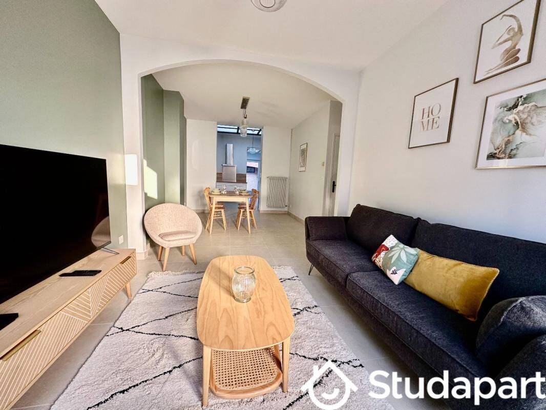 1 pièce 13 m² · à Lille · 13 m² · 570 €/mois