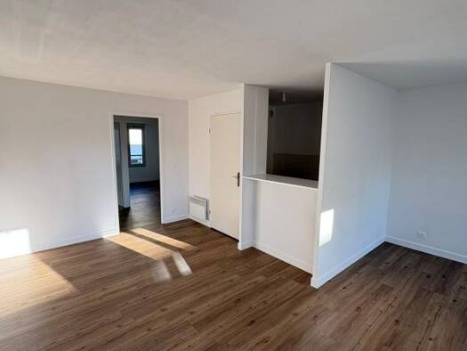 Appartement à louer 1 100 € 4 pièces 2 chambres 59 m² 1er étage Inter Marche Mantes-la-Jolie 78200