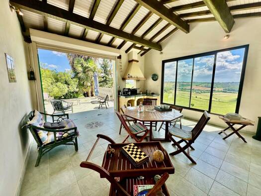 Maison à vendre 249 000 € 6 pièces 3 chambres 220 m² 2 500 m² de terrain Couloumé-Mondebat 32160