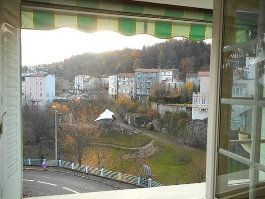 Appartement à louer 755 € 4 pièces 3 chambres 73 m² 3ème étage Royat 63130