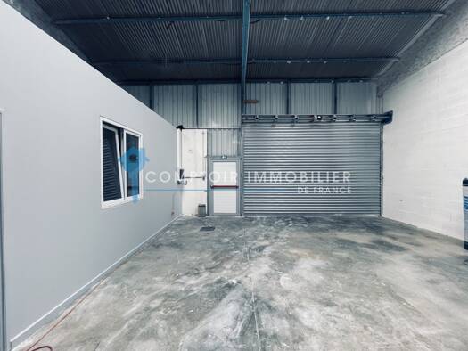 Entrepôt à vendre 250 000 € 200 m² d'espace de stockage Saint-Vincent-de-Mercuze 38660