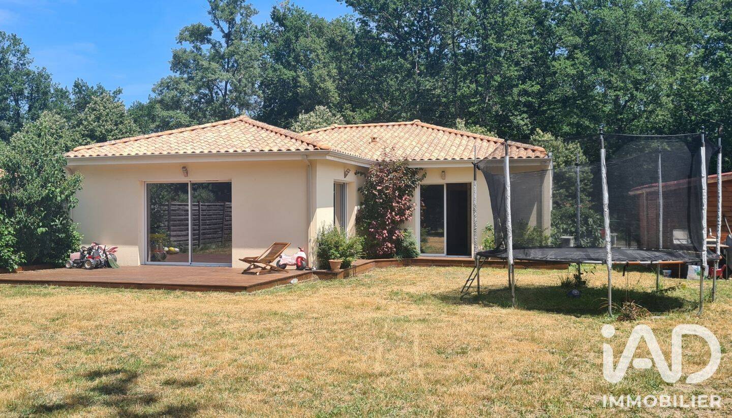 Maison 5 pièces 120 m² · au Pian-Médoc · 120 m² · 1 450 €/mois