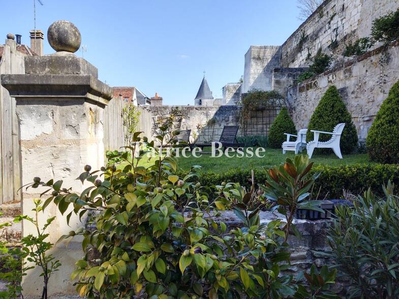 Hôtel particulier à vendre 900 000 € 13 pièces 4 chambres 360 m² 514 m² de terrain Loches 37600