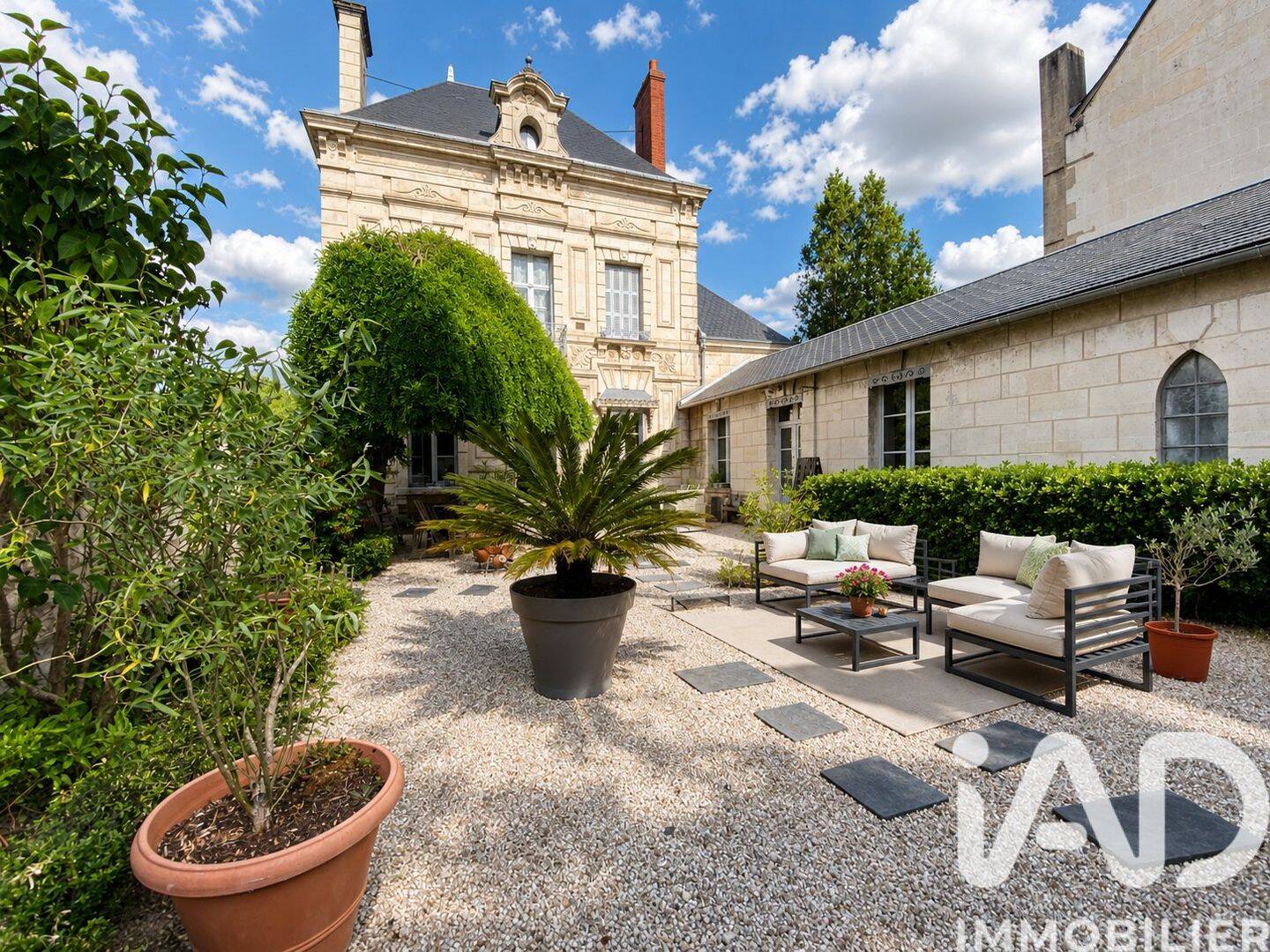 Maison 10 pièces 240 m² · à Loches · 240 m² · 877 000 €