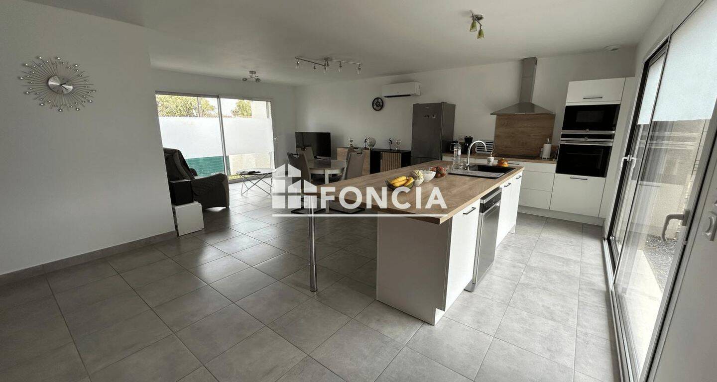 Maison 4 pièces 87 m² · à Saïx · 87,3 m² · 230 000 €