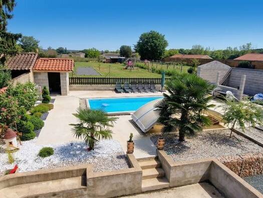 Maison à vendre 399 000 € 4 pièces 3 chambres 129 m² 2 080 m² de terrain Saint-Georges-de-Reneins 69830