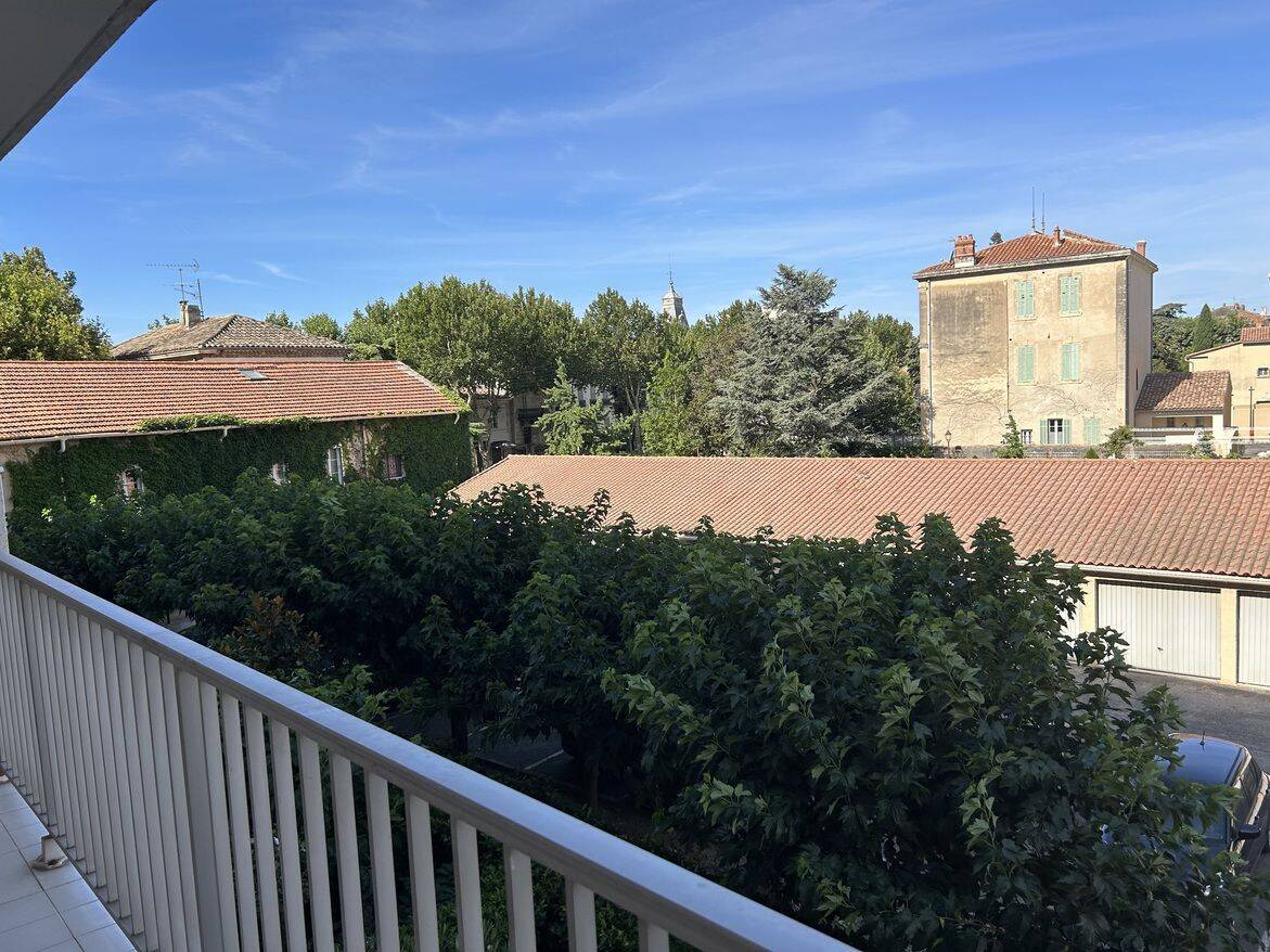 Appartement 4 pièces 83 m² · à Salon-de-Provence · 83,3 m² · 989 €/mois