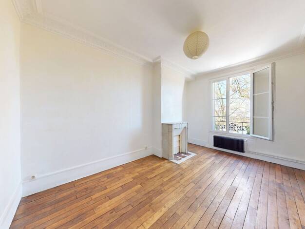 Appartement à vendre 305 000 € 2 pièces 1 chambre 43 m² Étage 2/6 Rosiers-Les Puces Saint-Ouen-sur-Seine 93400