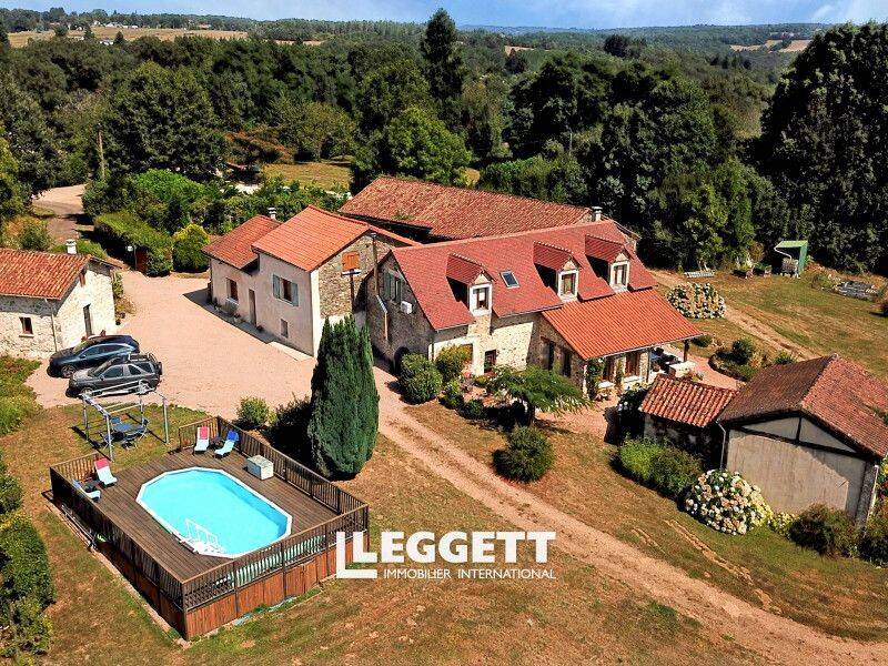 Maison 15 pièces 275 m² · à Champs-Romain · 275 m² · 599 950 €