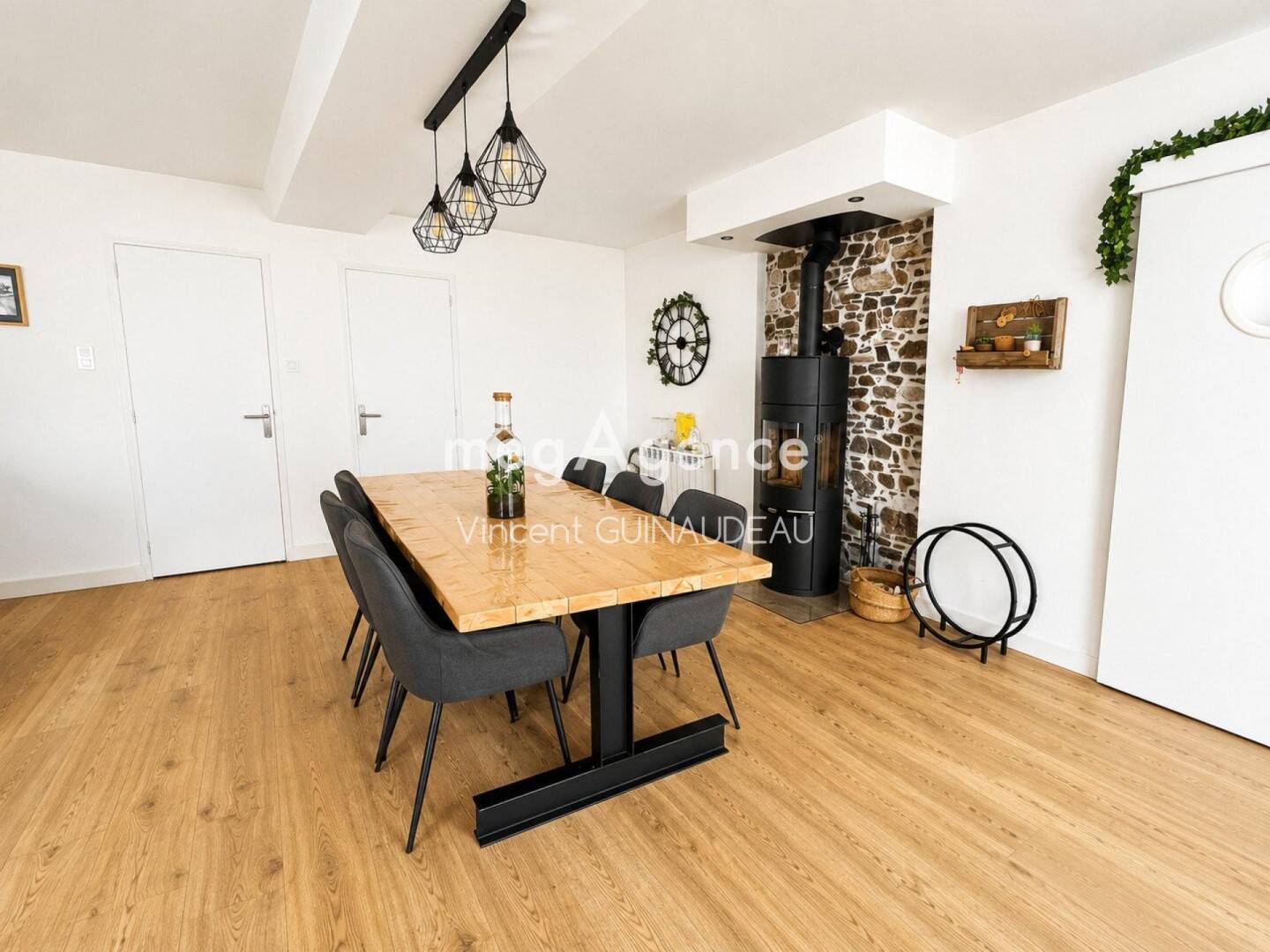 Maison 6 pièces 128 m² · à Yzernay · 128 m² · 264 500 €