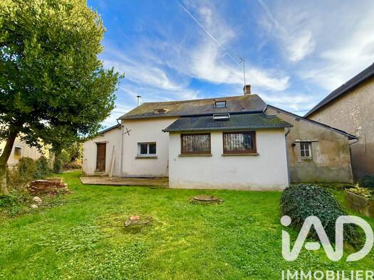 Maison à vendre 73 150 € 4 pièces 3 chambres 90 m² 595 m² de terrain Étréchy 18800