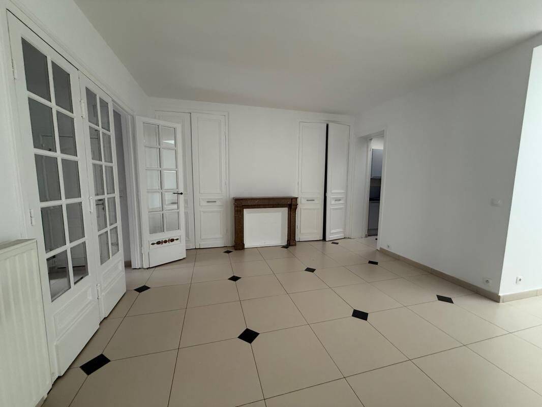 4 pièces 97 m² · à Lille · 97 m² · 1 978 €/mois