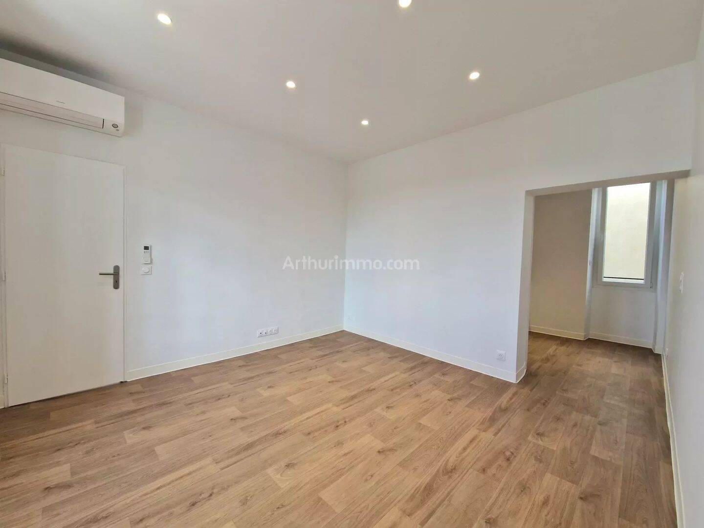Appartement 2 pièces 44 m² · à Le Luc · 43,8 m² · 810 €