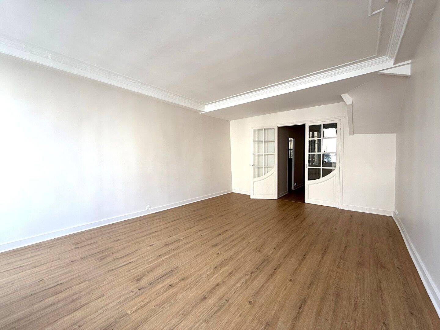 Appartement 3 pièces 85 m² · à Paris 4ème Arrondissement · 84,8 m² · 2 895 €