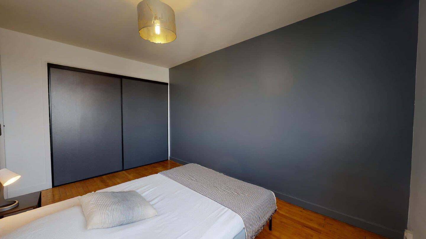 Room in Rue Francis de Pressensé, Villeurbanne for 69 m² with 3 — 2