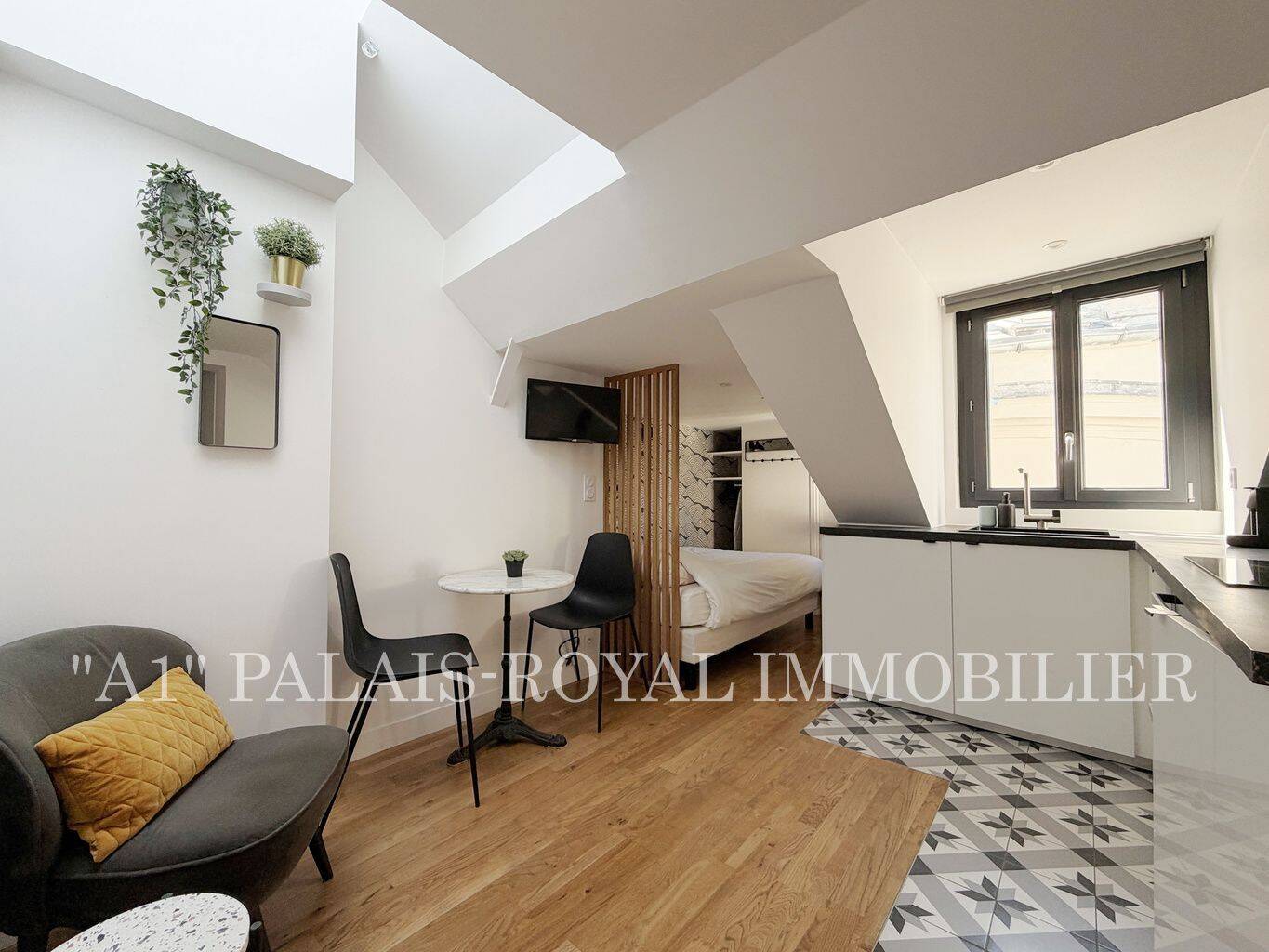 Appartement 1 pièce 19 m² · à Paris 1er Arrondissement · 18,6 m² · 315 000 €