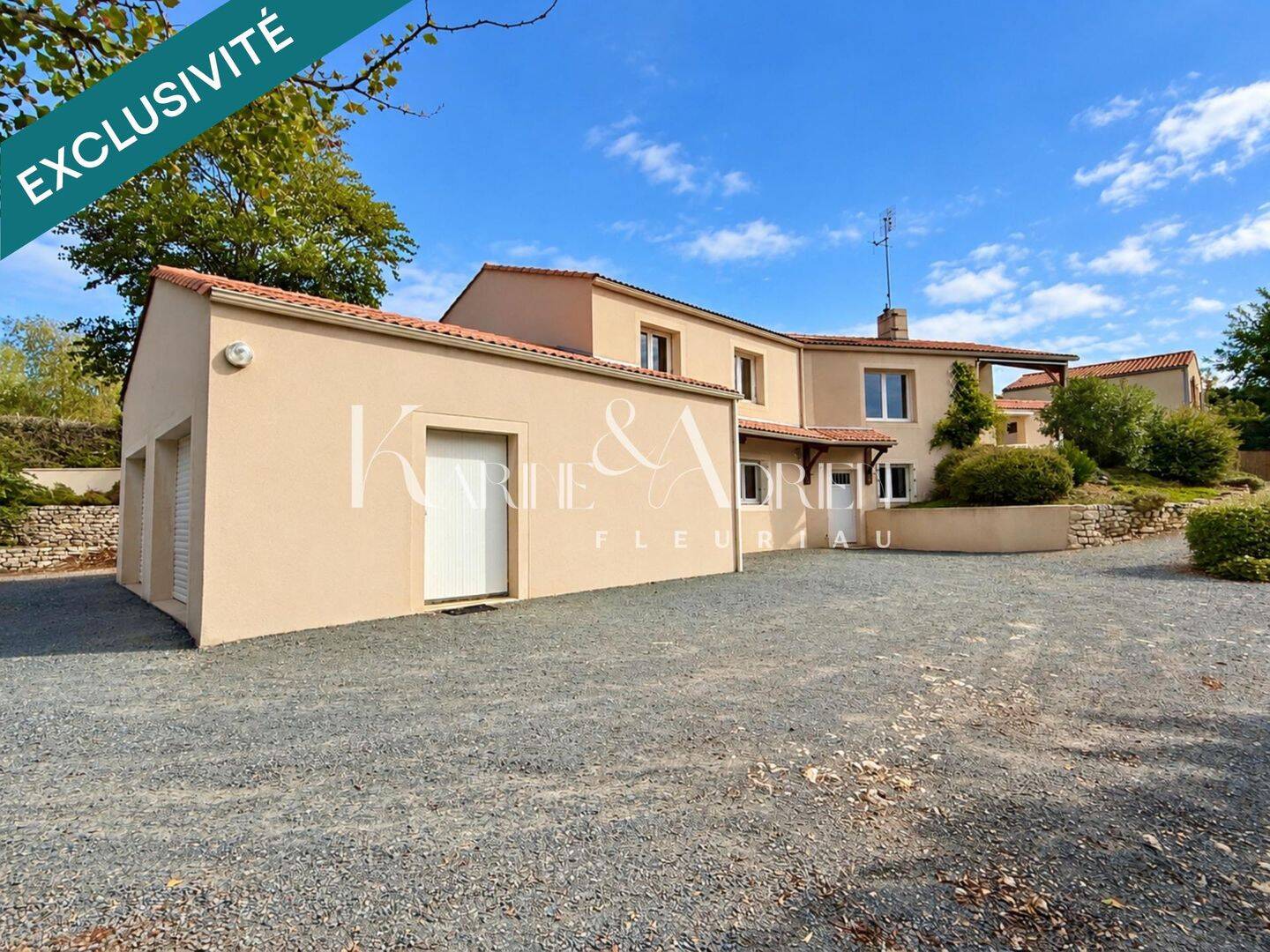 Maison 9 pièces 205 m² · à Fontenay-le-Comte · 205 m² · 299 000 €
