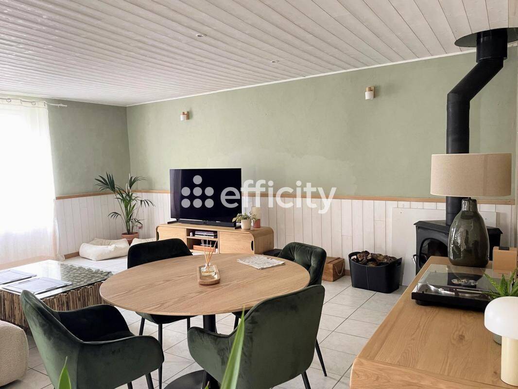 Maison 3 pièces 102 m² · à Maillé · 102 m² · 158 000 €