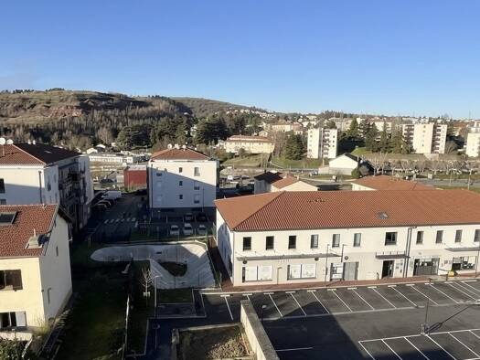 Appartement à vendre 79 000 € 4 pièces 2 chambres 76 m² Étage 3/5 Centre La Ricamarie 42150