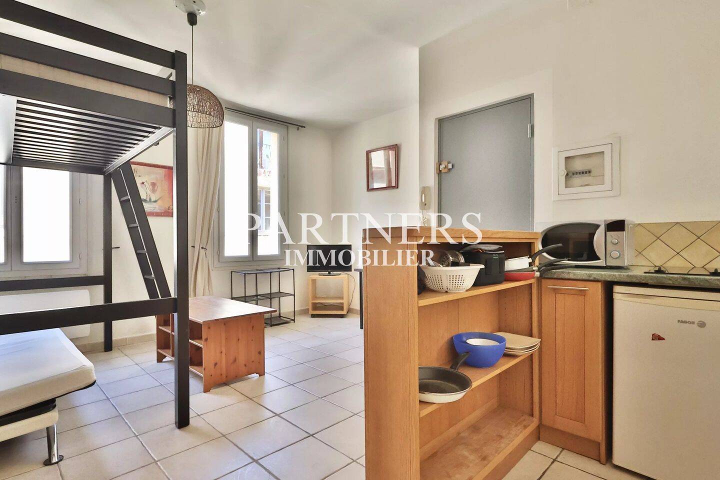 Appartement 1 pièce 22 m² · à Aix-en-Provence · 21,6 m² · 620 €/mois