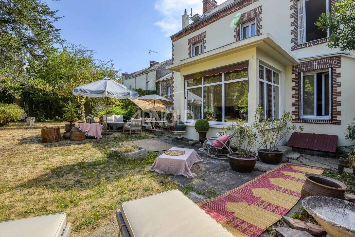 Maison 9 pièces 223 m² · à Saint-Étienne-de-Montluc · 223 m² · 782 250 €