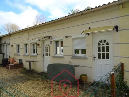 Appartement à vendre 44 000 € 2 pièces 1 chambre 48 m² RDC Sainte-Montaine 18700