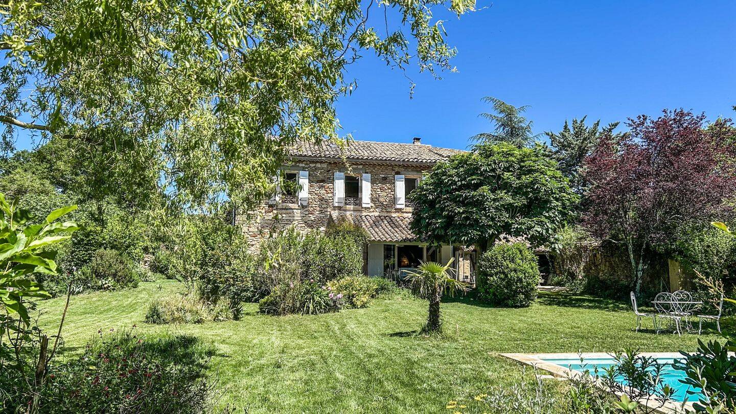 Maison 8 pièces 212 m² · à Uzès · 212 m² · 840 000 €