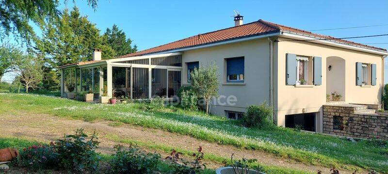 Maison 6 pièces 145 m² · à Fontenay-le-Comte · 145 m² · 269 800 €